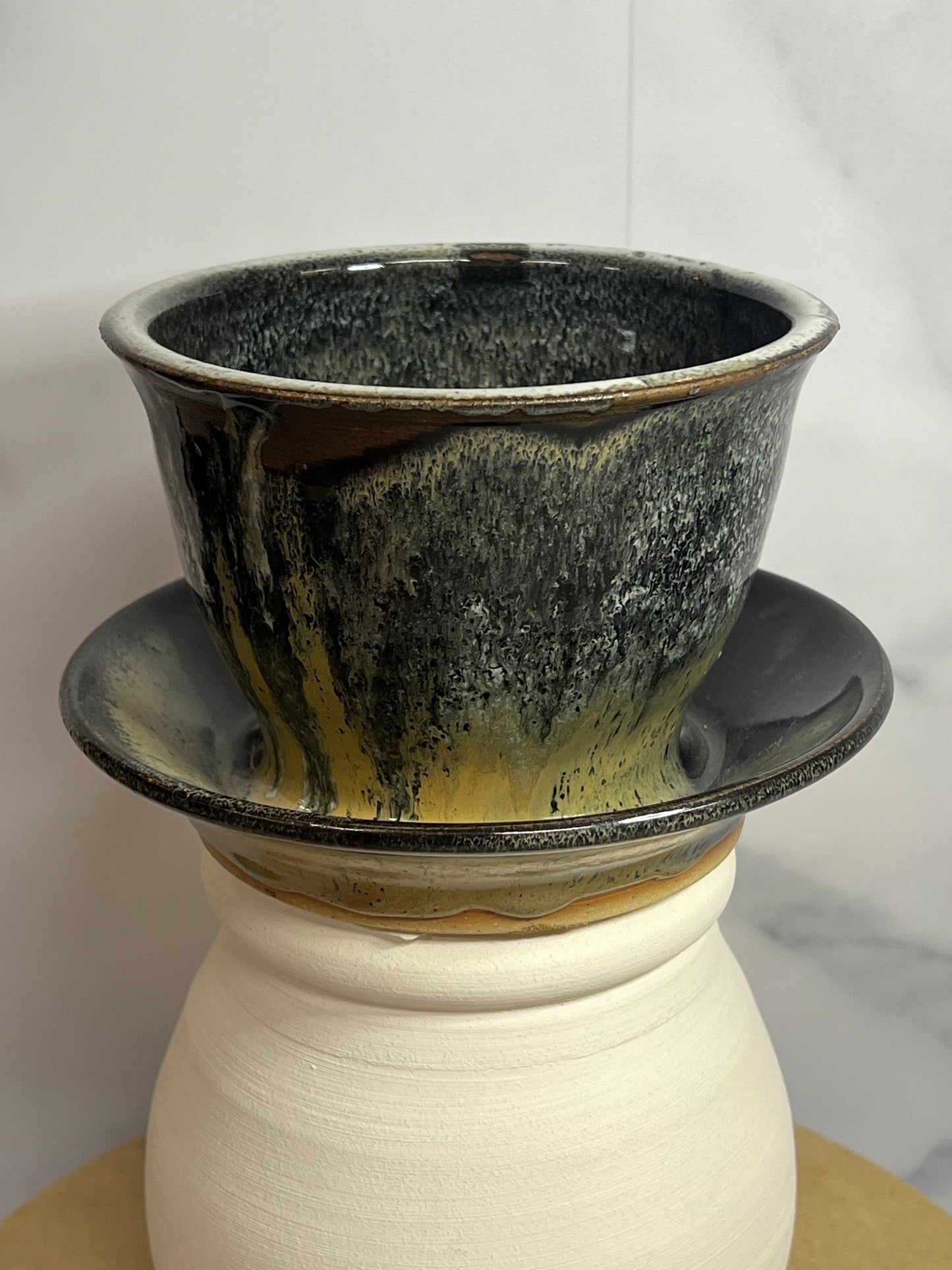 Planter Pot with Tray - 17 oz - AP Glaze Black Tan and White